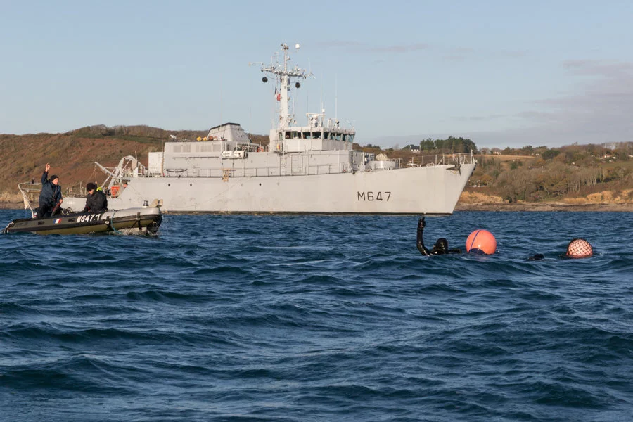 Les plongeurs remontent à la surface