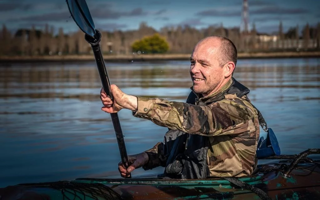 Le navigateur Kevin Escoffier à l’école des fusiliers marins