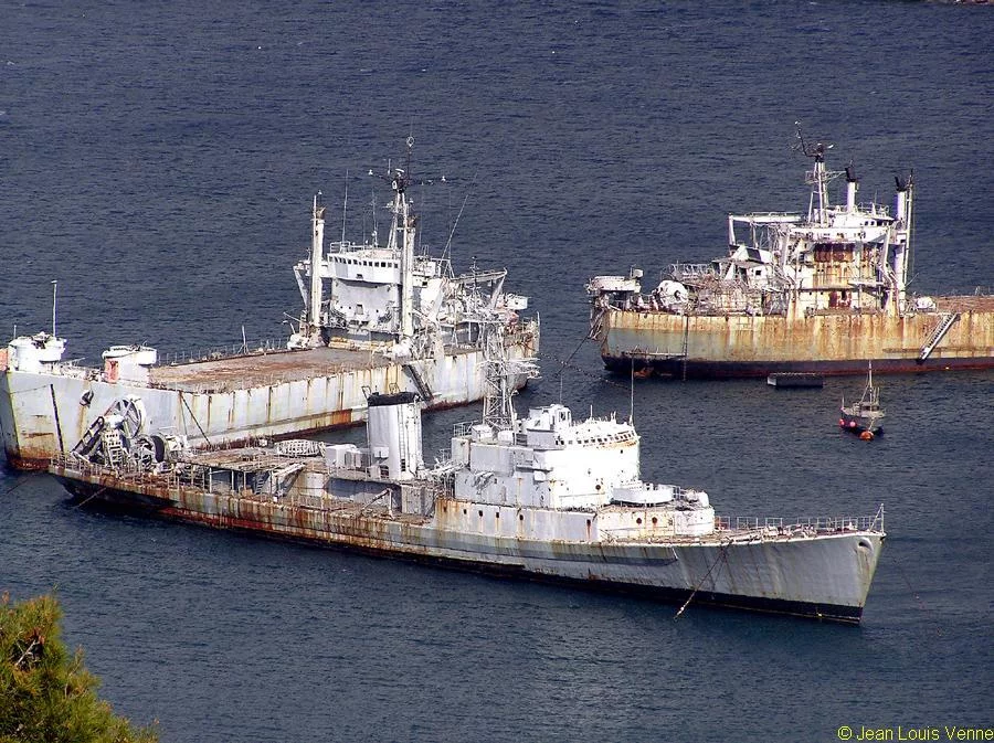 Les brise-lames de l’école de plongée avant l’arrivée de la Rance