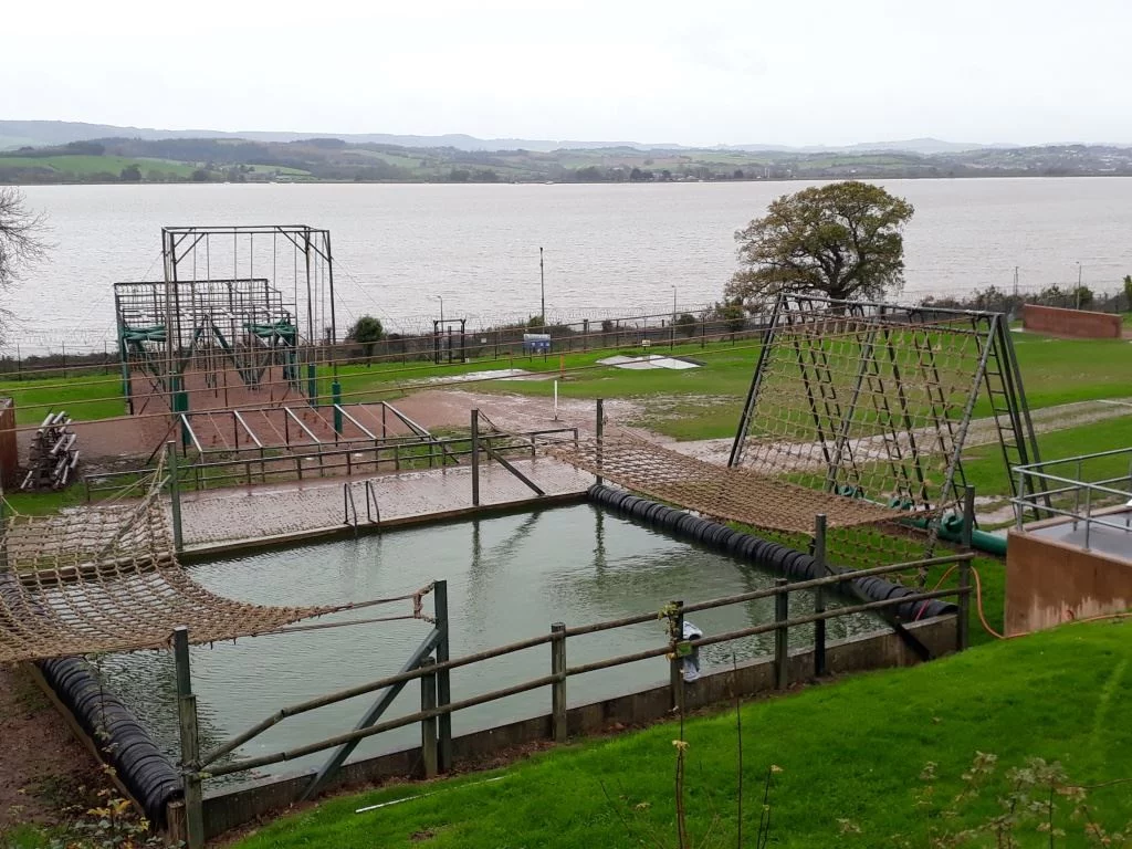 Le parcours d'entraînement commando de la CTC-RM (Commando Training Centre – Royal Marines) à Lympstone