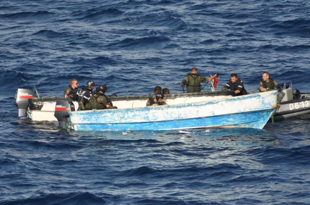 La frégate De Grasse intercepte un groupe de pirates somaliens