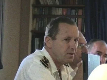 Le contre-amiral Kerignard présente l'exercice de guerre des mines « Olives Noires 08 »