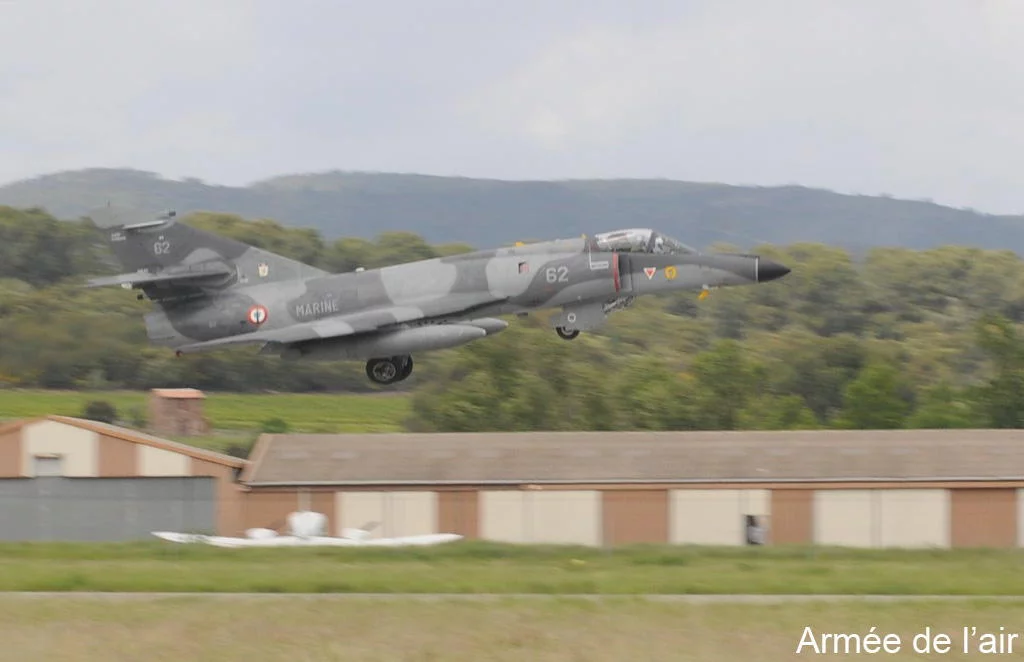 L’AIA de Cuers-Pierrefeu livre le dernier Super Etendard modernisé