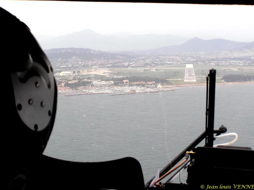 L'aéroport de Hyères vu depuis le Lynx