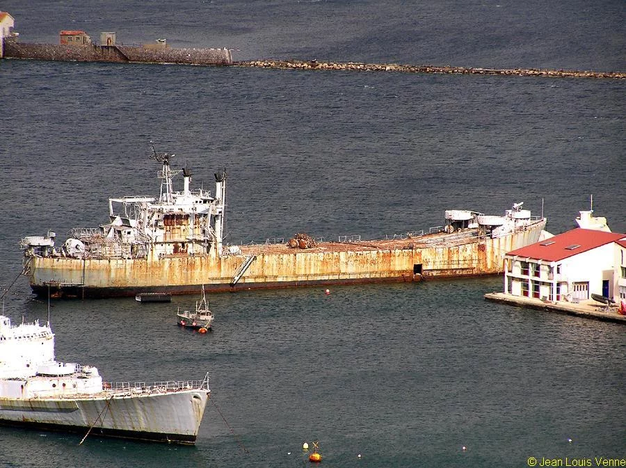 Les brise-lames de l’école de plongée avant l’arrivée de la Rance