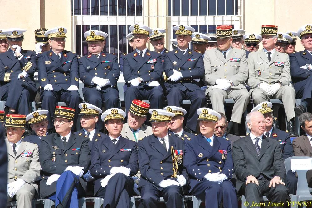 Les autorités assistant à la cérémonie