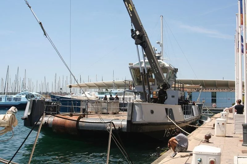 Le ponton-grue autonome