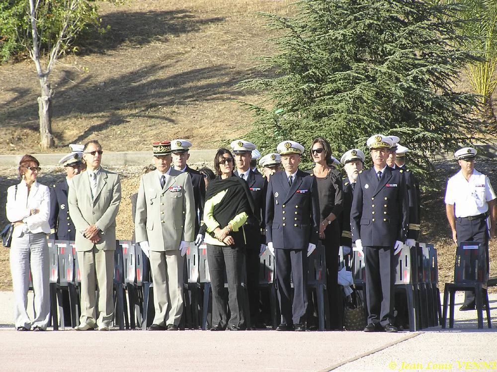 Présentation aux drapeaux du CIN Saint-Mandrier