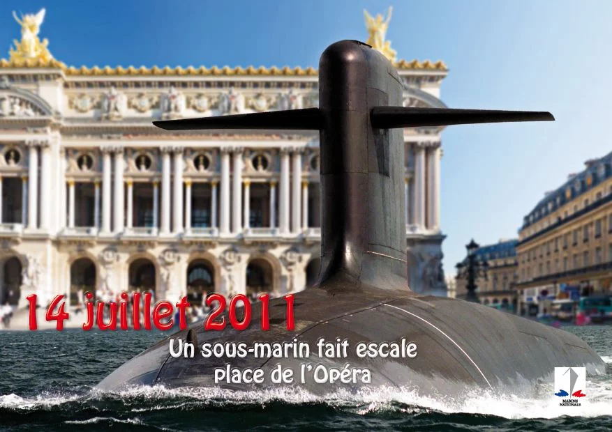 Un sous-marin place de l’Opéra à Paris