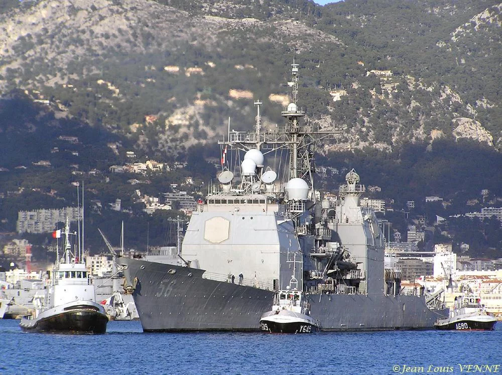Le San Jacinto arrive Ã  Toulon