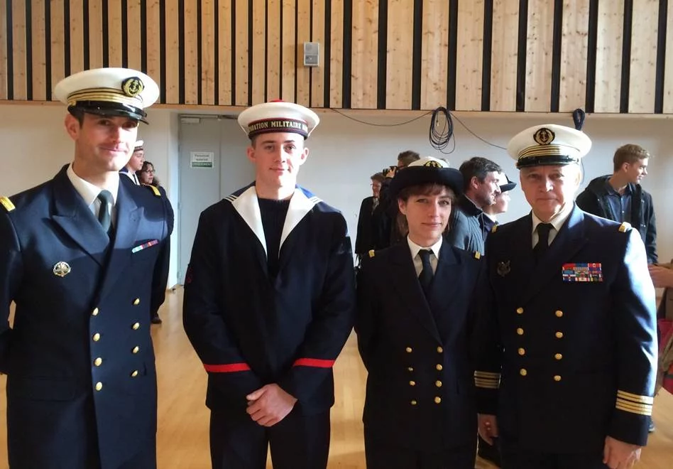 Une délégation du LV Le Hénaff assiste à la cérémonie de remise de fanion de la PMM Quimper