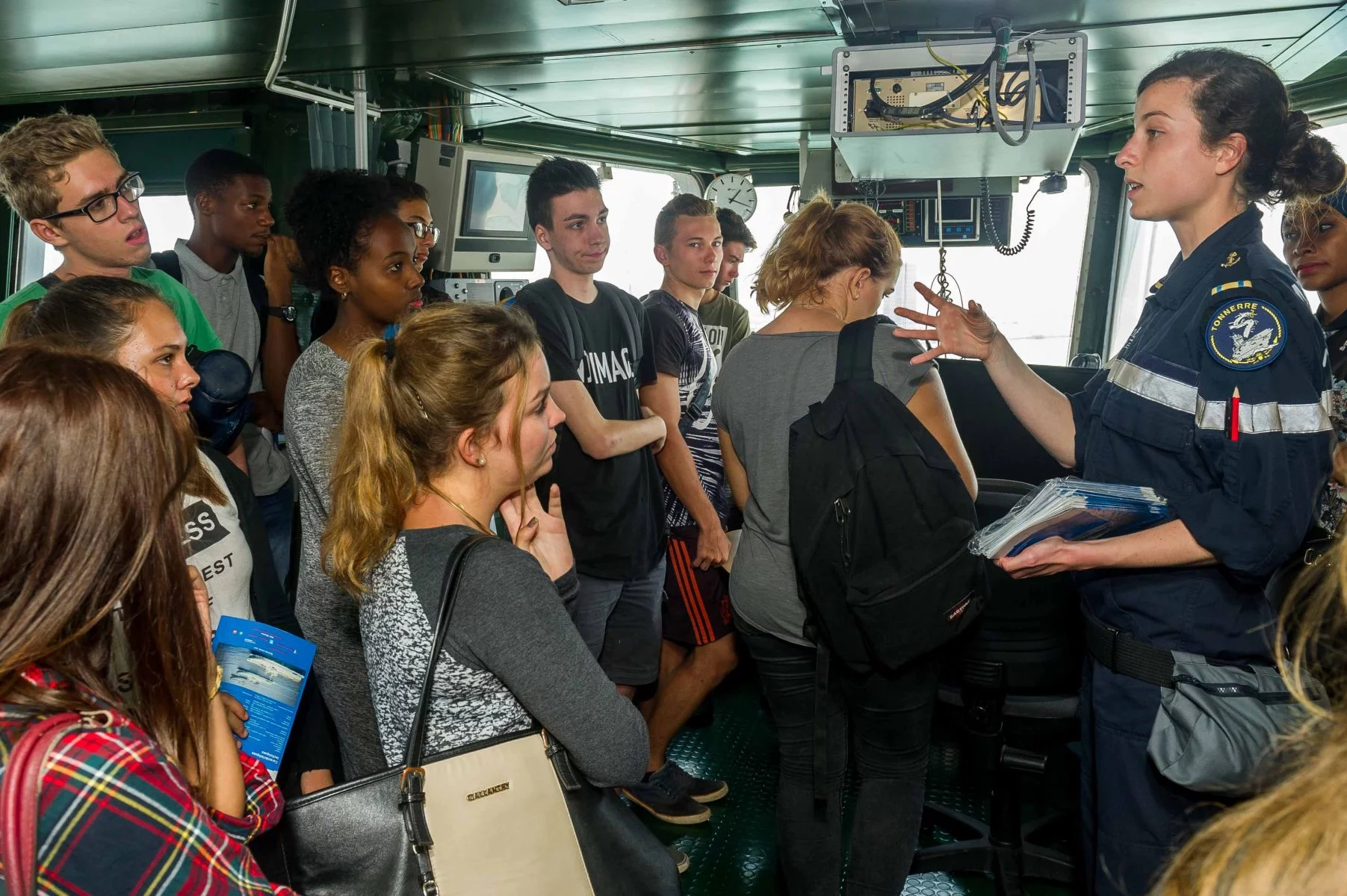 Présentation de la passerelle aviation du BPC “Tonnerre”