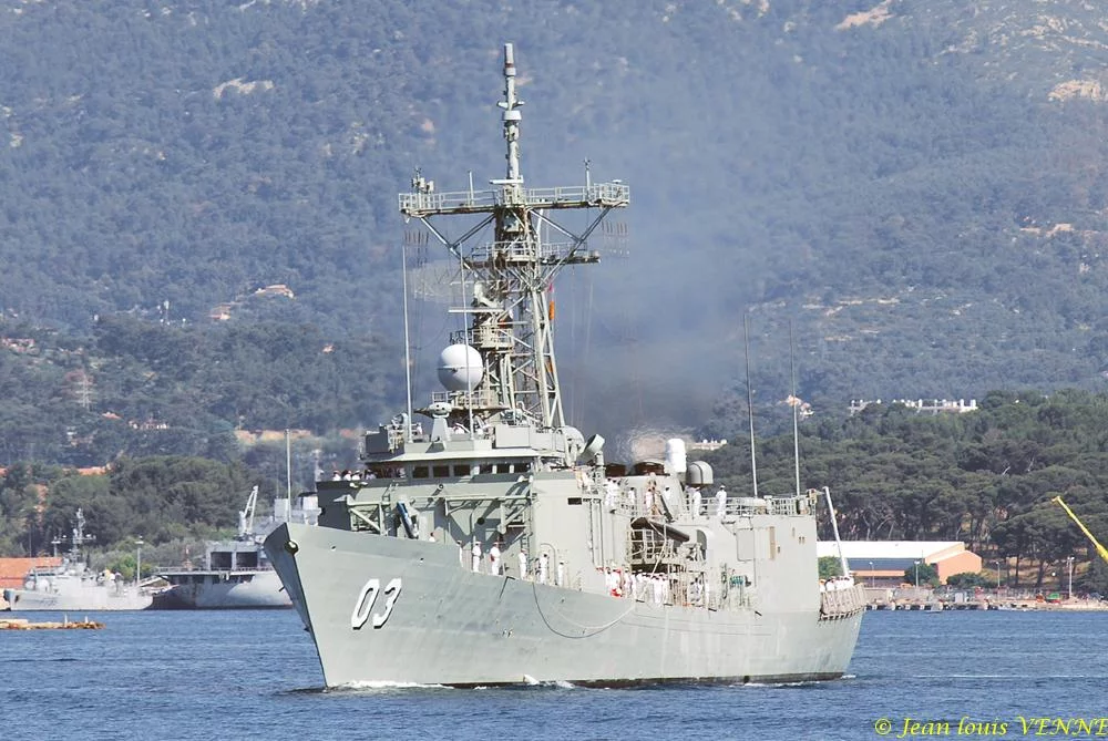La frégate australienne HMAS Sydney quitte Toulon