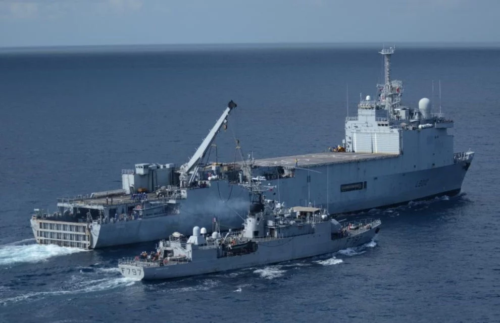 Le TCD Siroco et l'aviso Cdt Bouan