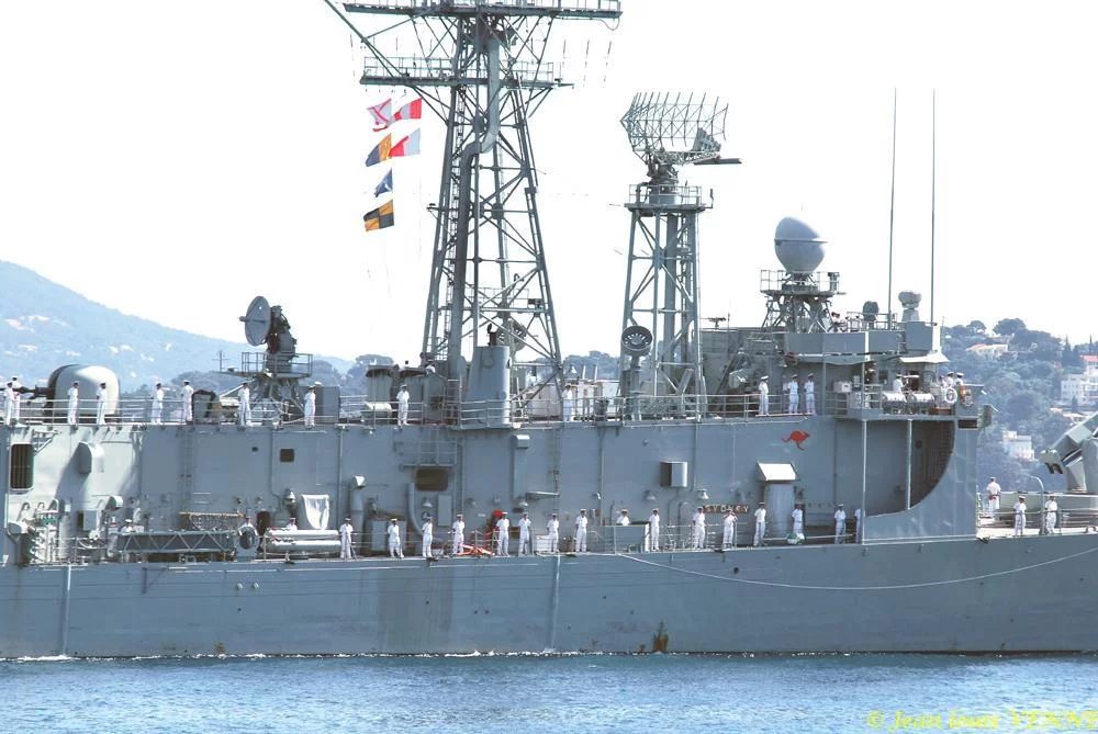 La frégate australienne HMAS Sydney quitte Toulon