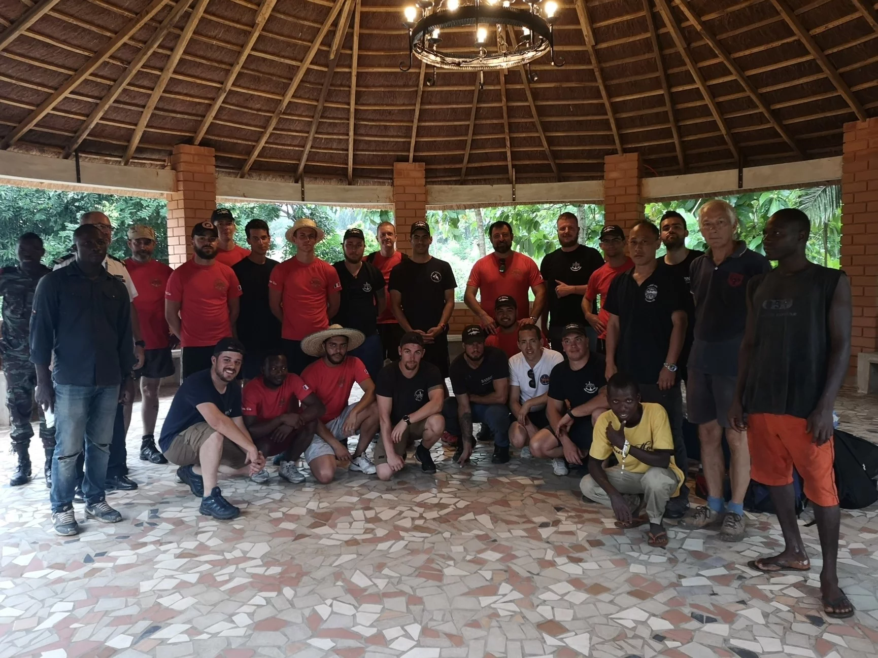 25 volontaires du Commandant Bouan rénovent le centre éducatif La ferme de Damien