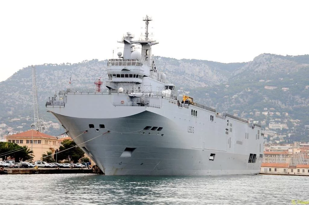 Prise de commandement du BPC Mistral