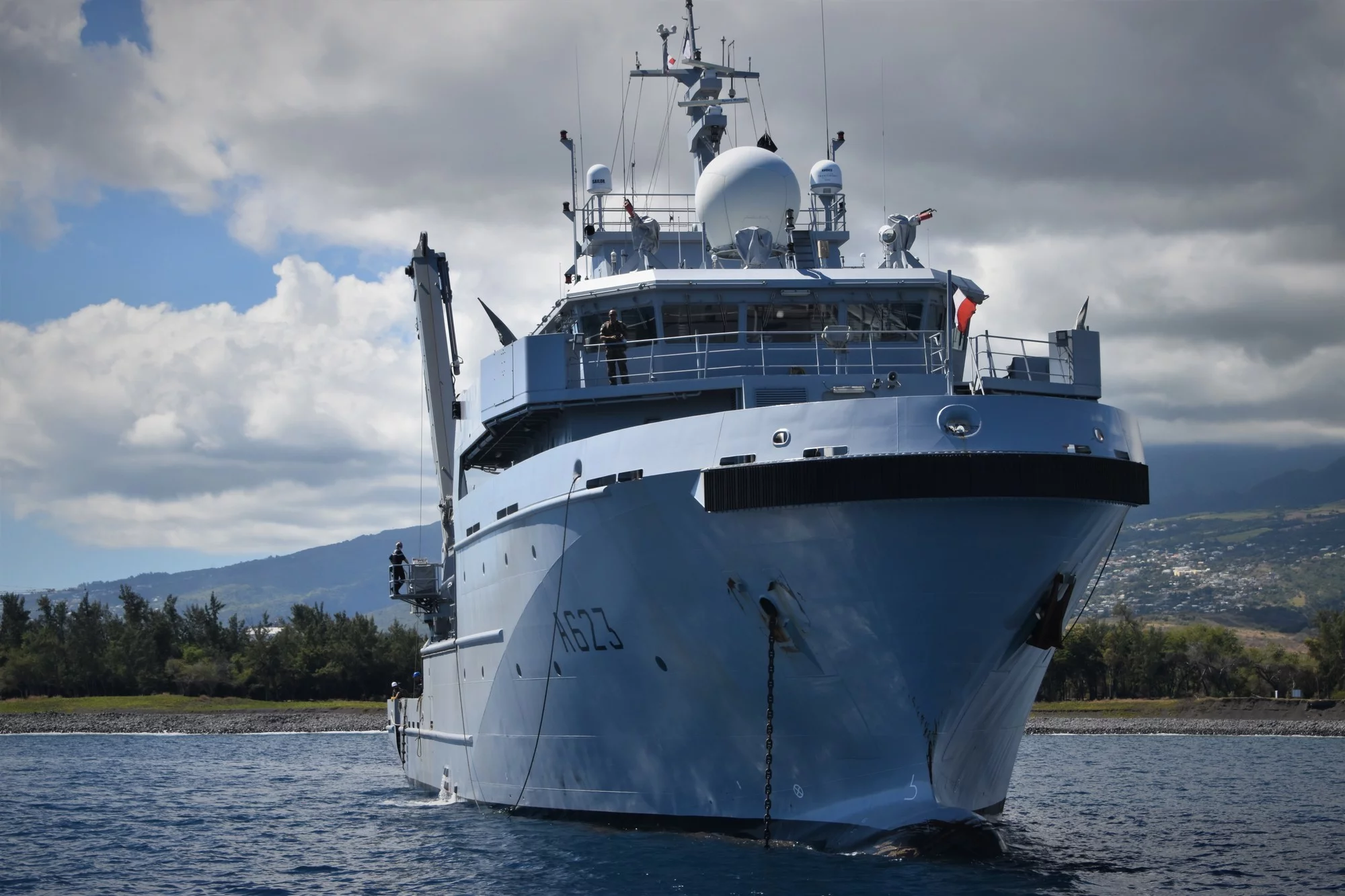 Le BSAOM Champlain au mouillage