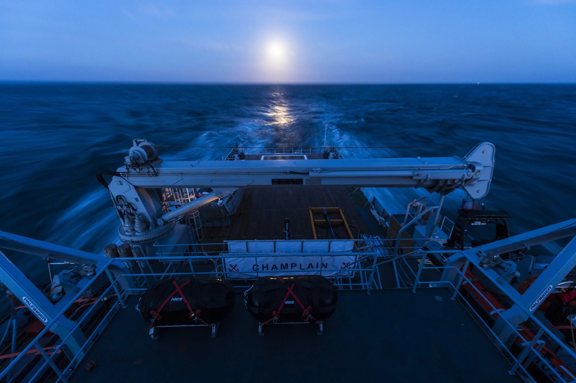 Coucher de soleil en mer vu depuis le B2M Champlain
