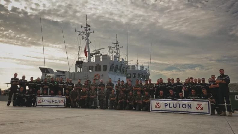 Les bâtiments-base de plongeurs démineurs (BBPD) Pluton et Achéron en escale à La Valette (Malte)