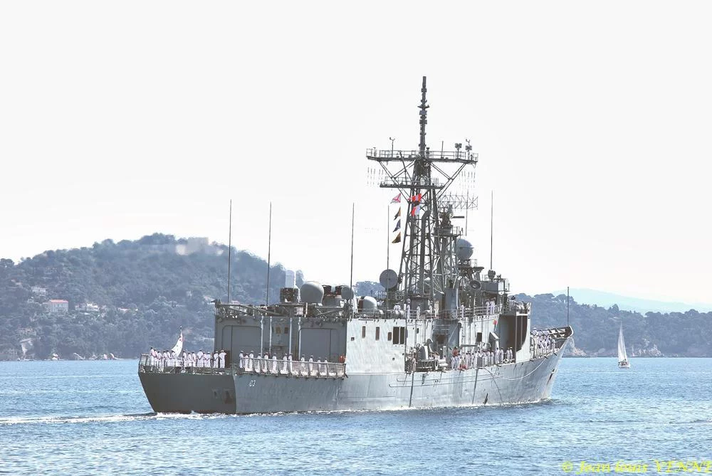 La frégate australienne HMAS Sydney quitte Toulon