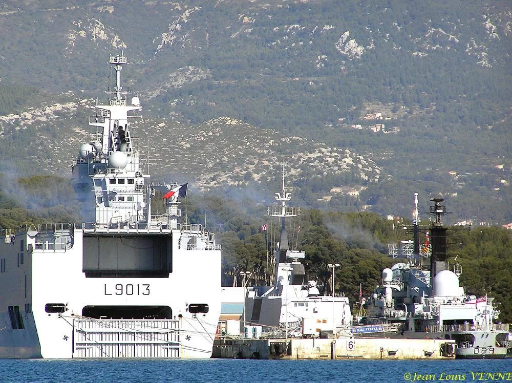 Escale Ã  Toulon du HMS Exeter
