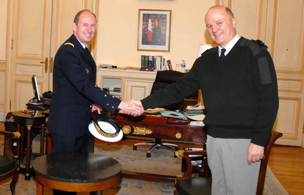 Le CEMA reÃ§oit l'amiral Forissier