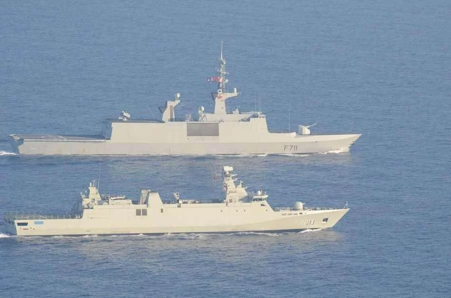 La frégate Surcouf et la frégate marocaine Tarik Ben Ziad