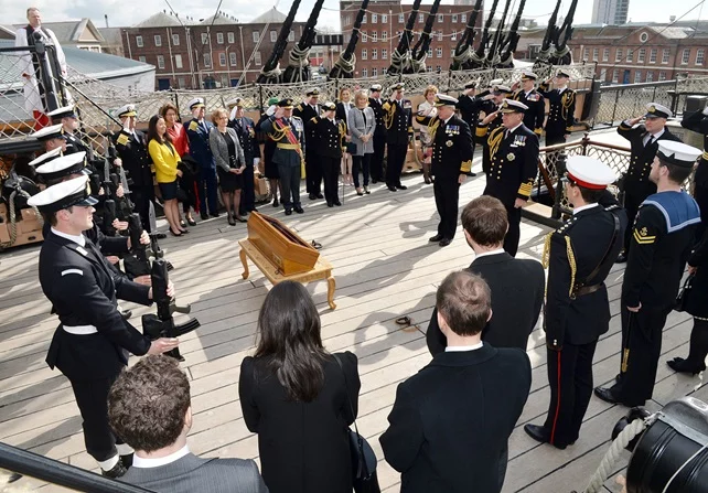 L'amiral Sir Philip Jones prend la tête de la Royal Navy
