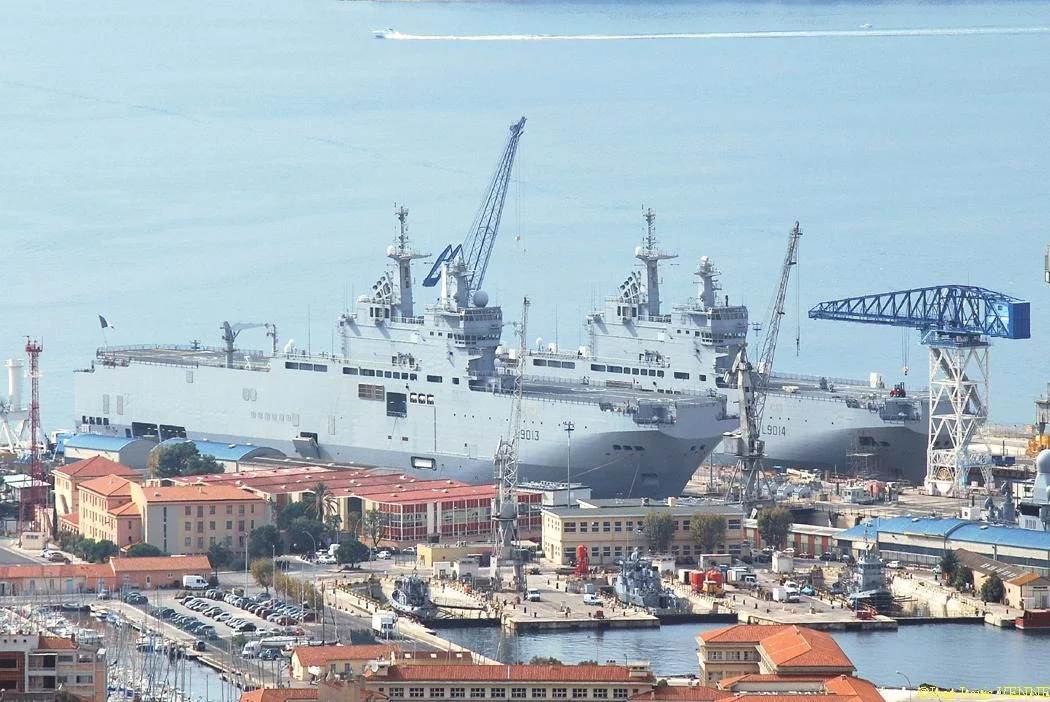 Les BPC Mistral et Tonnerre aux bassins Vauban