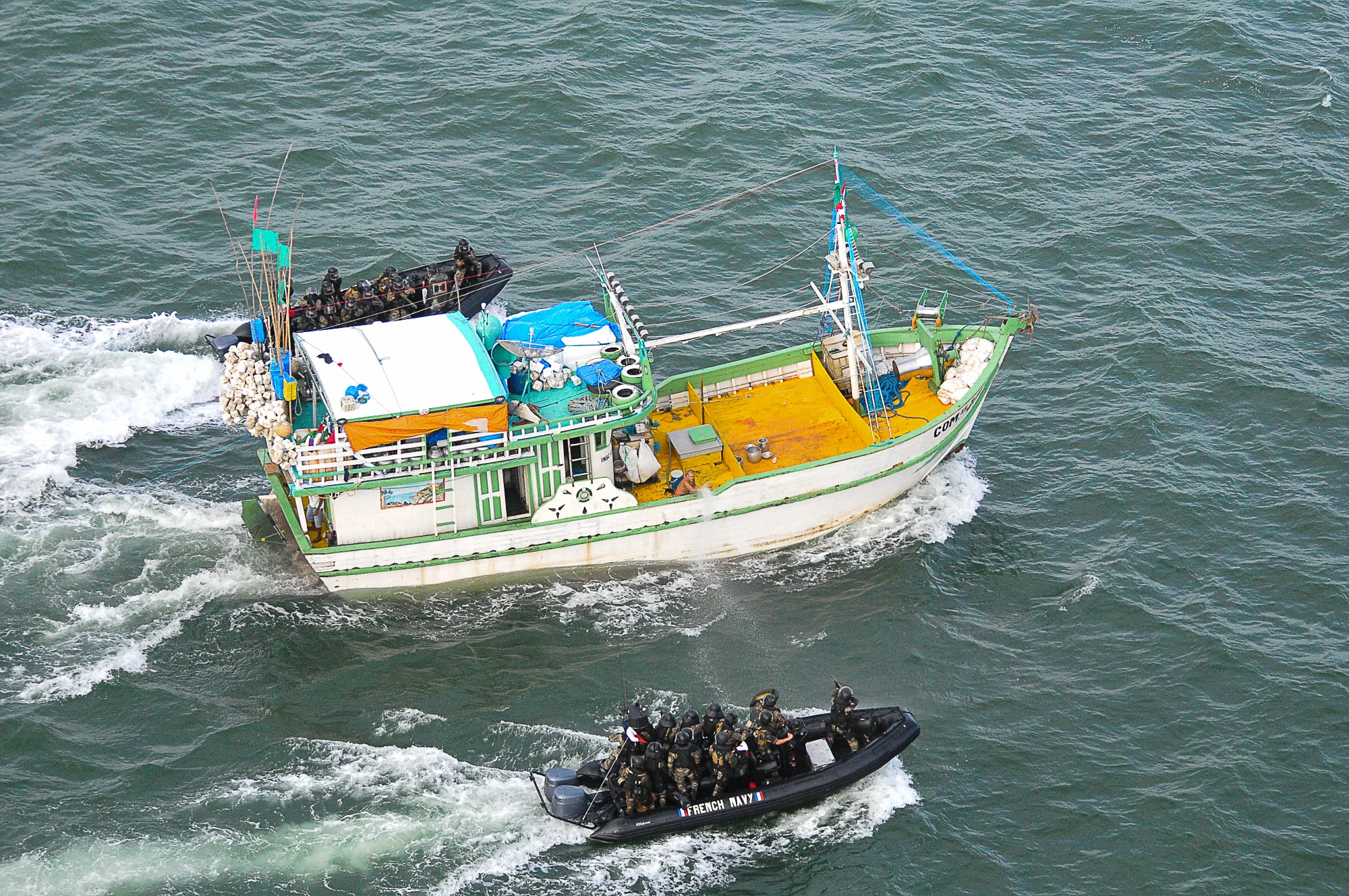 Un bateaux intercepté pour pêche illégale par la marine nationale