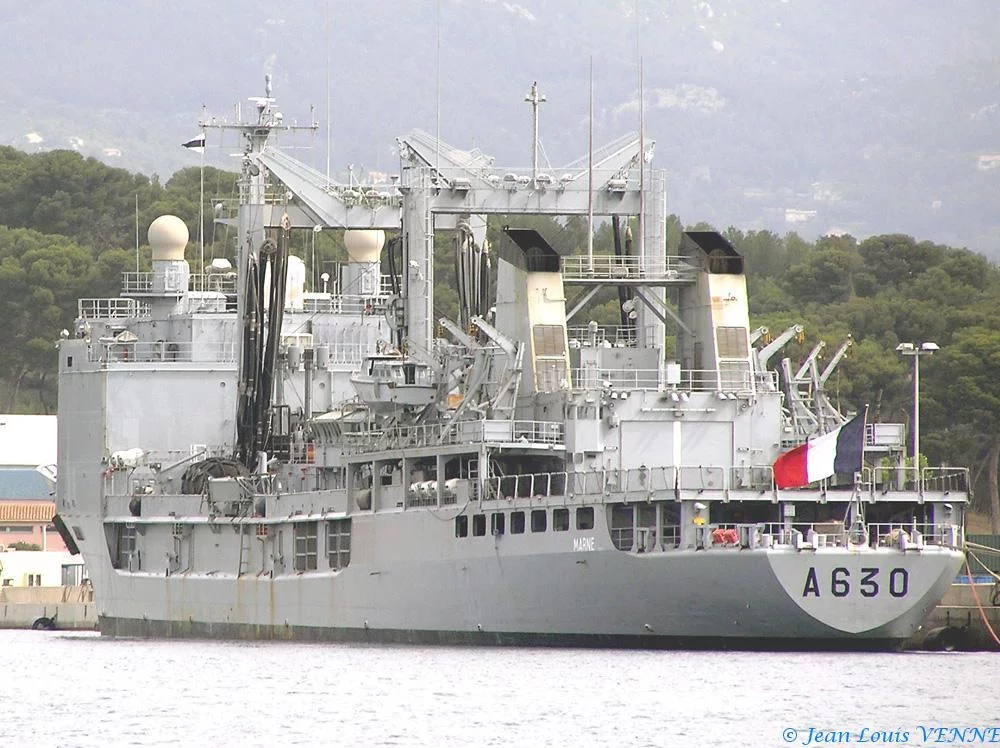La Marne à quai à l’appontement Milhaud