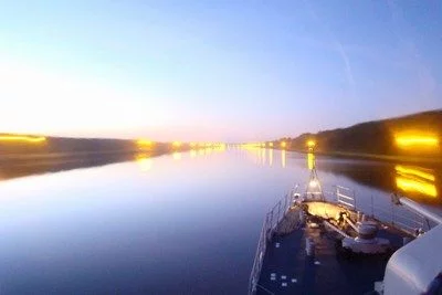 Le Cdt L’Herminier traverse le canal de Kiel