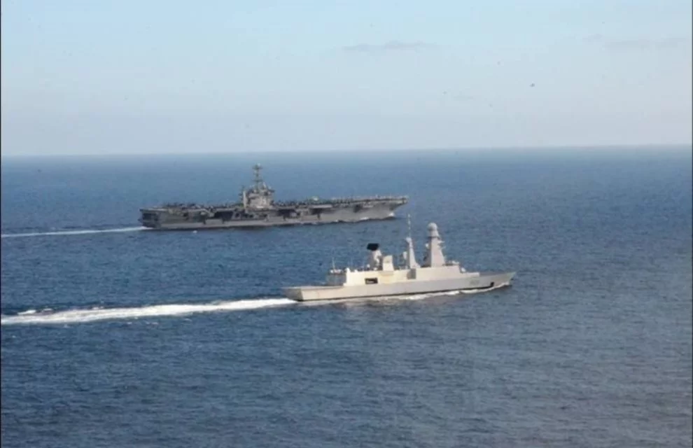 La frégate Forbin et le porte-avions américain USS Harry S. Truman