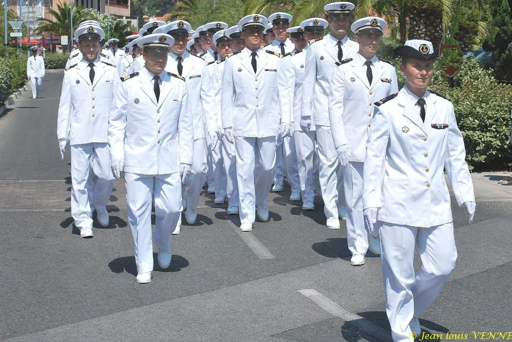 Défilé du CIN précédé de la musique