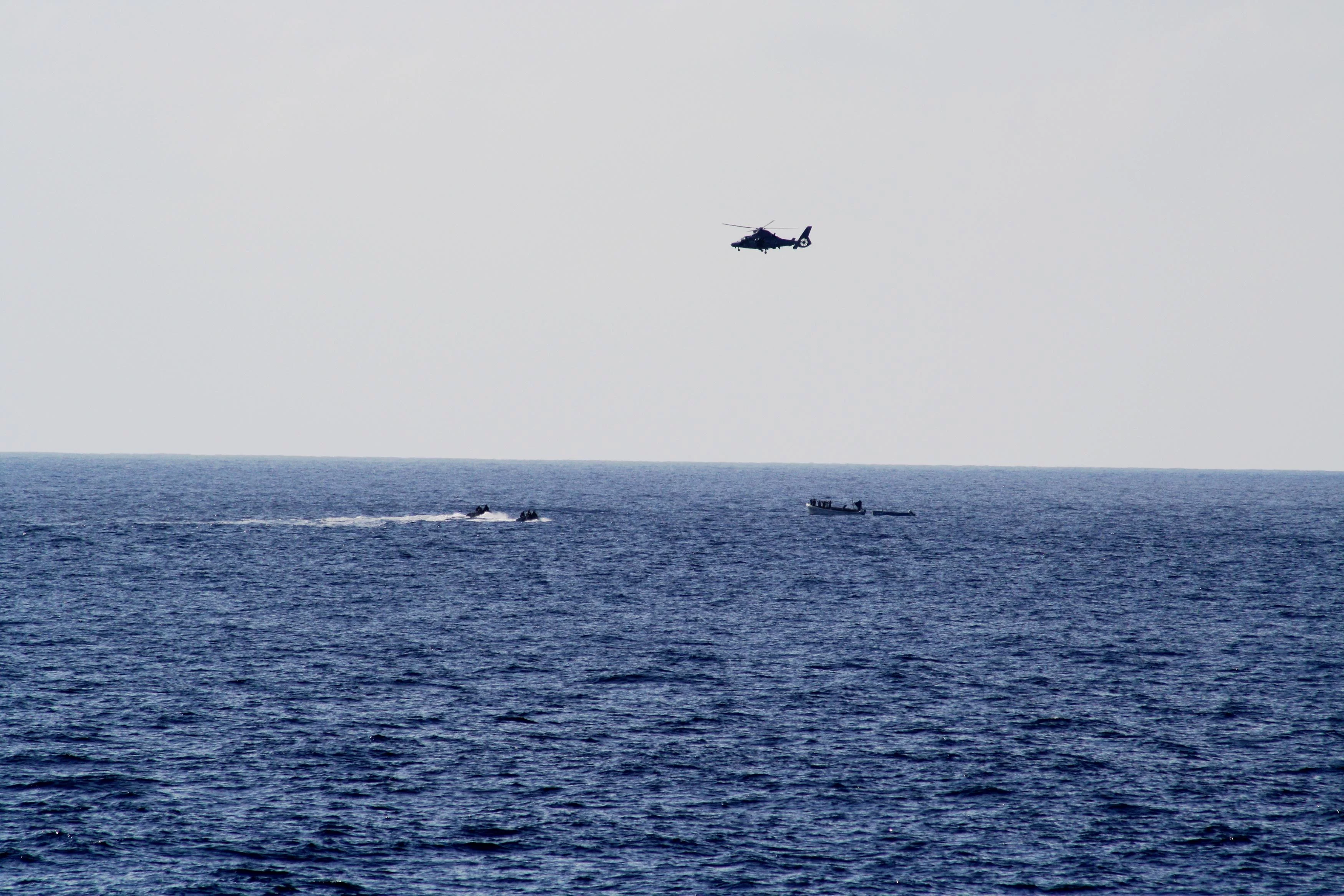 Assaut donné par l'hélicoptère et la brigade de protection