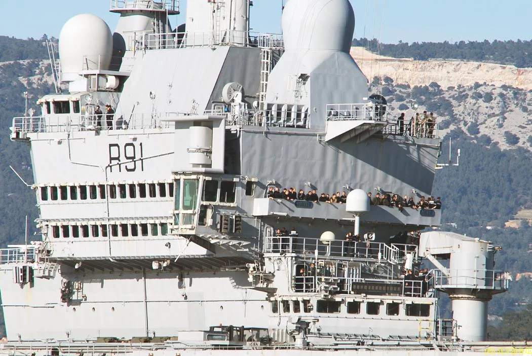 Le porte-avions Charles de Gaulle rentre de la mission Agapanthe