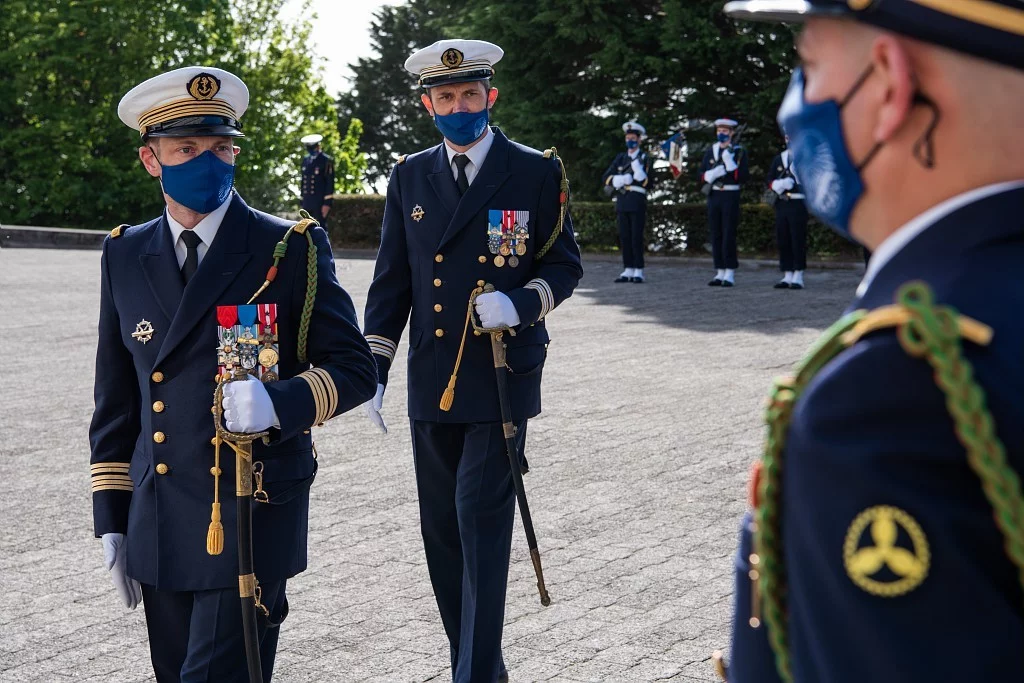 Le capitaine de vaisseau Alexandre Tachon, nouveau commandant du SNLE Le Triomphant équipage bleu