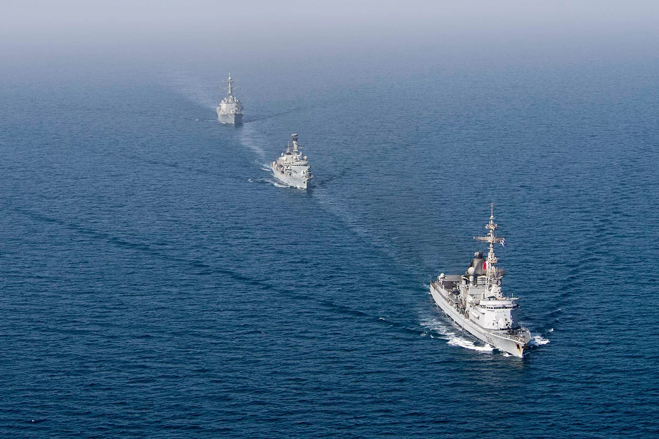 Le destroyer Shoup et les frégates française Jean Bart et britannique HMS Monmouth