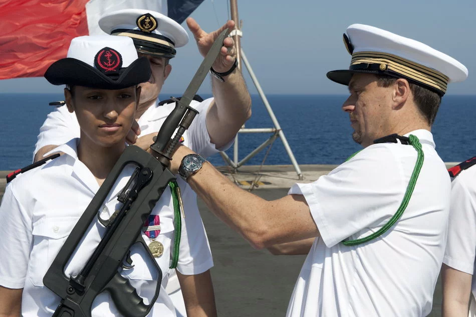 Remise de la fourragère de l’Ordre de la Libération aux marins du Charles de Gaulle