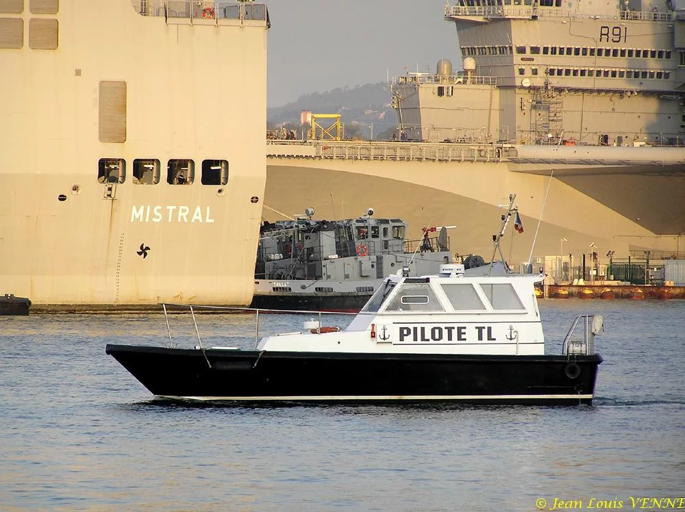 Le Mistral entre au bassin