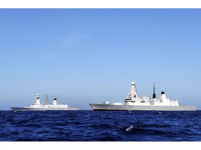 La frégate Forbin s’entraîne avec son homologue britannique