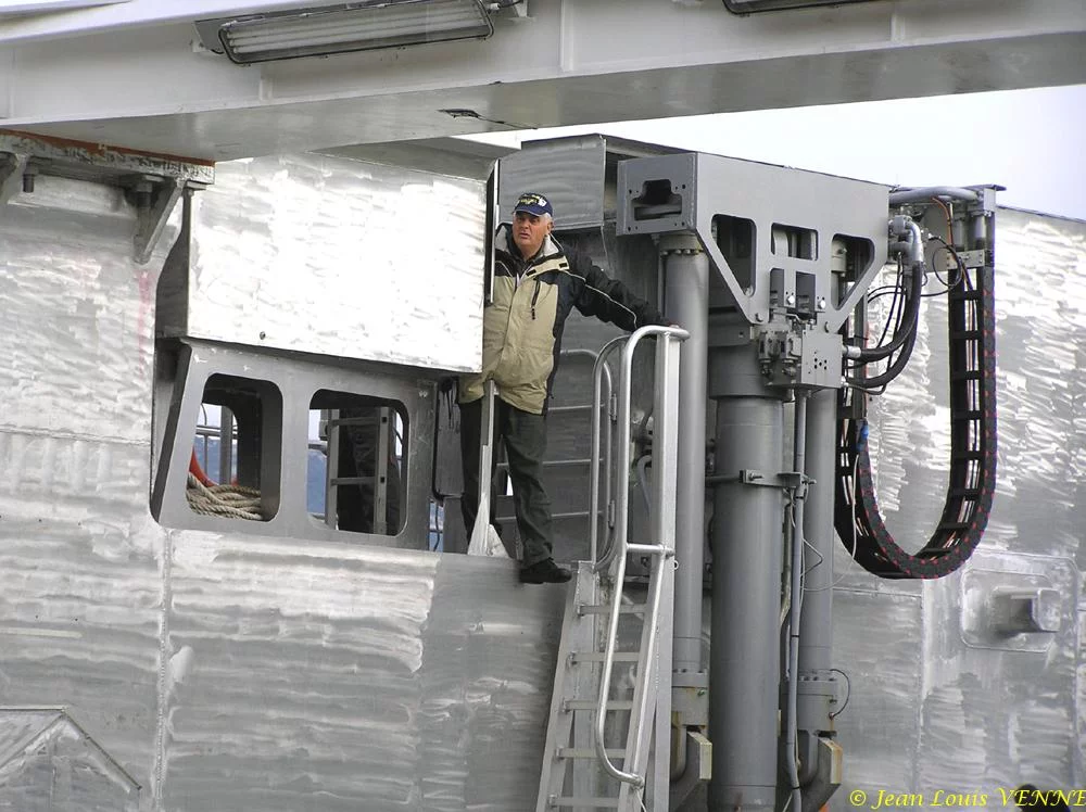 Les verins soutenant la plateforme centrale