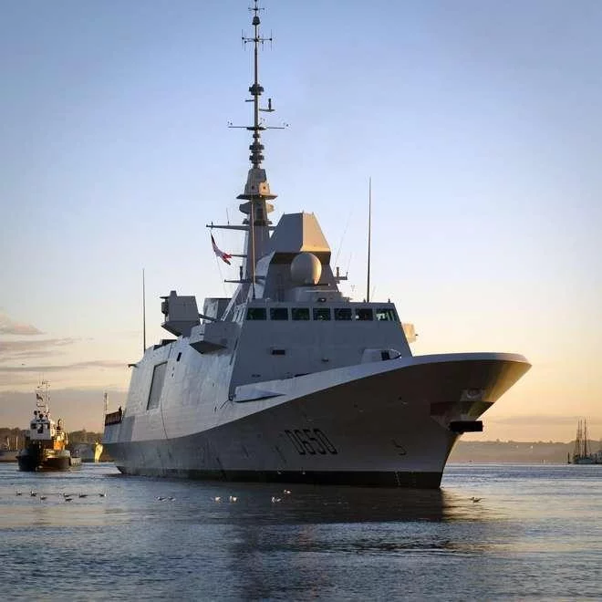 La frégate Aquitaine à Toulon