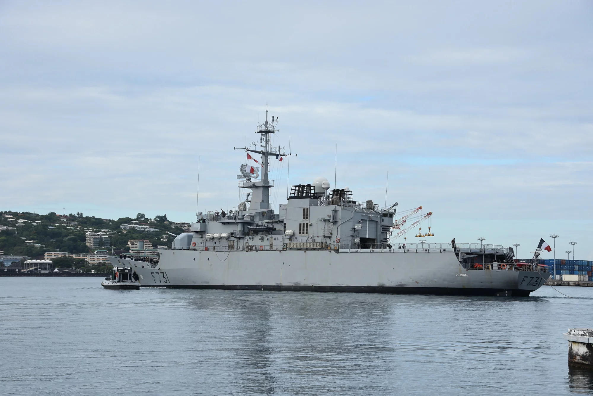 La frégate de surveillance Prairial appareille de Papeete