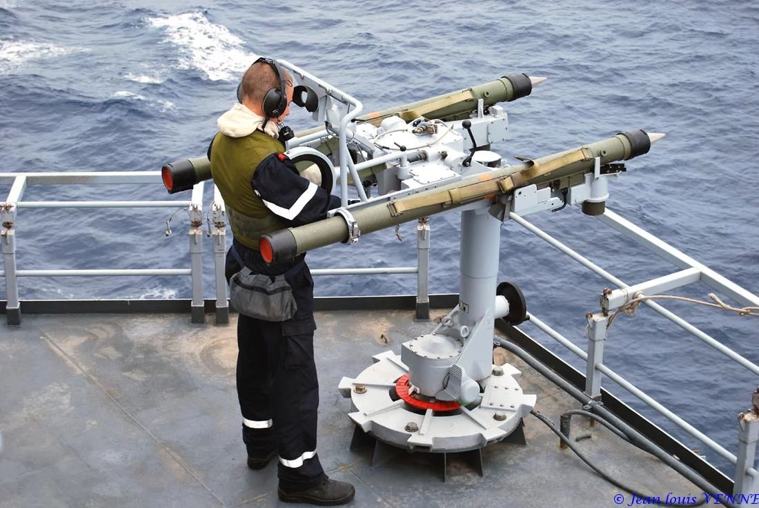 Un affût Simbad et son servant