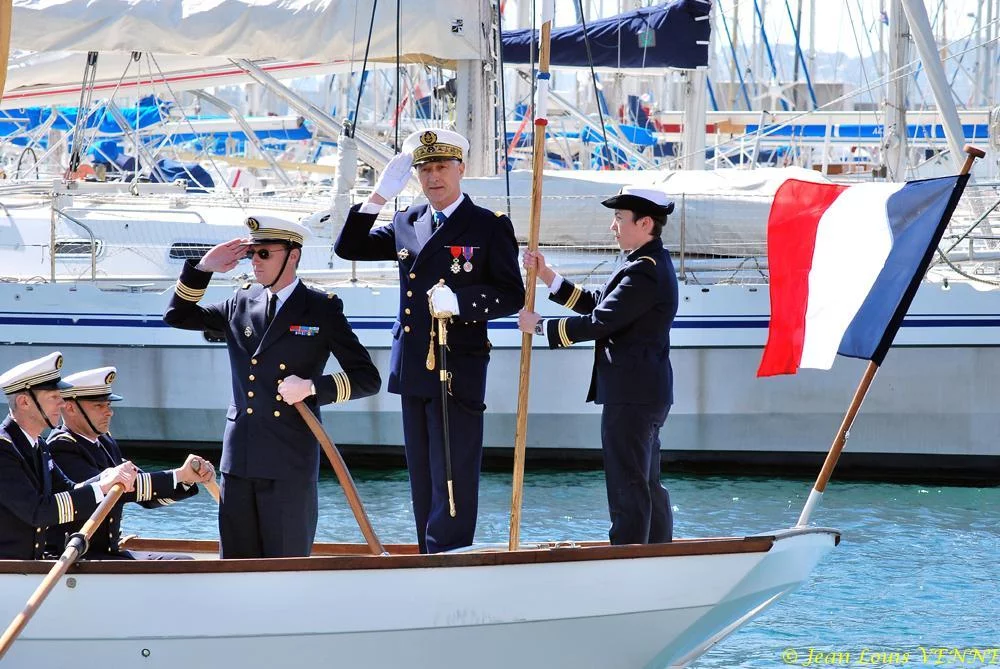L'amiral Tandonnet sur la baleinière traditionnelle
