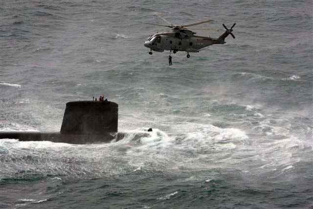 Transfert de personnel à bord de la Perle