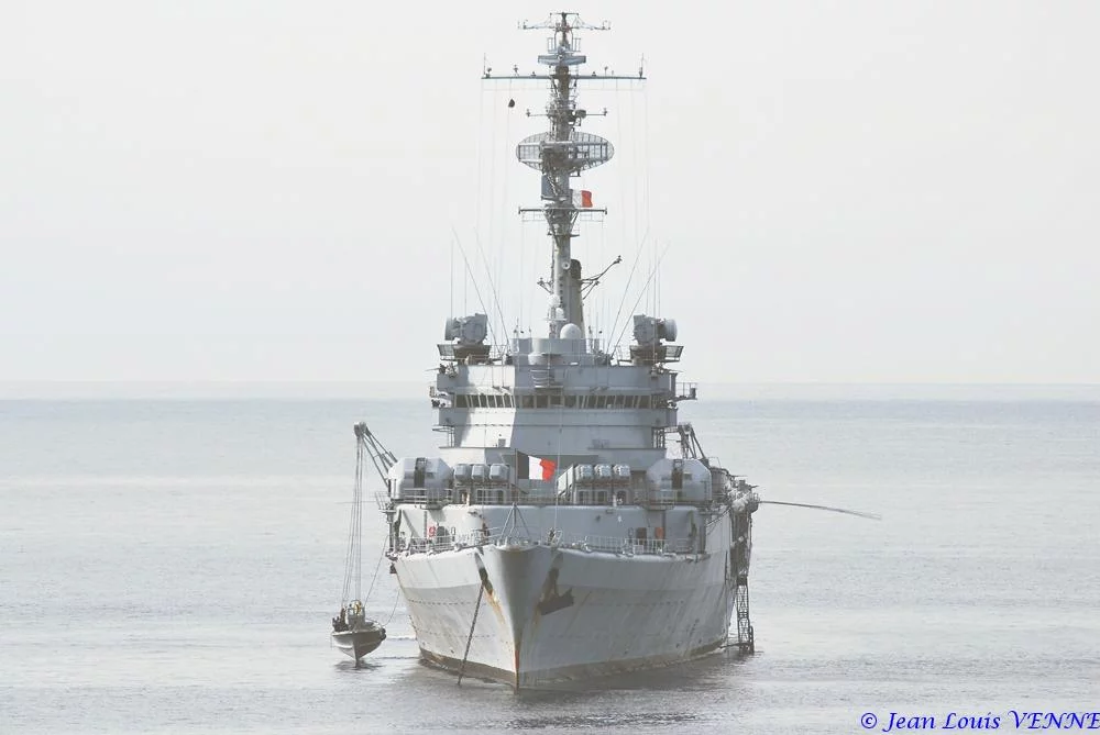 La Jeanne d’Arc au mouillage devant Toulon