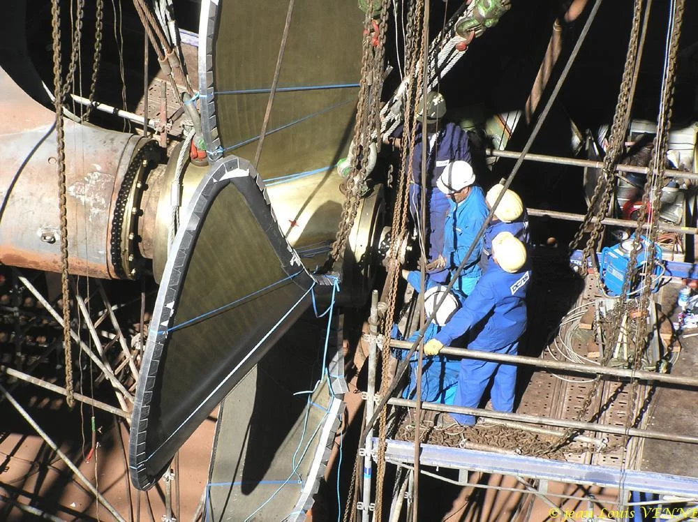 La seconde hélice du porte-avions